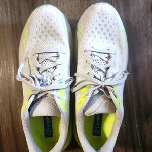 Hoka Clifton 9 Men's size 10.5
